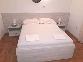 Апартаменты Apartments Đurašević Ivo Свети-Стефан Апартаменты с 2 спальнями и видом на море-6